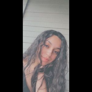 Meet your Posher, Desiree